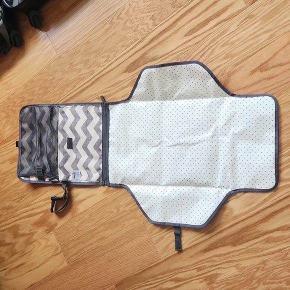 Skip Hop Portable Changing Pad - Picture 4 of 10